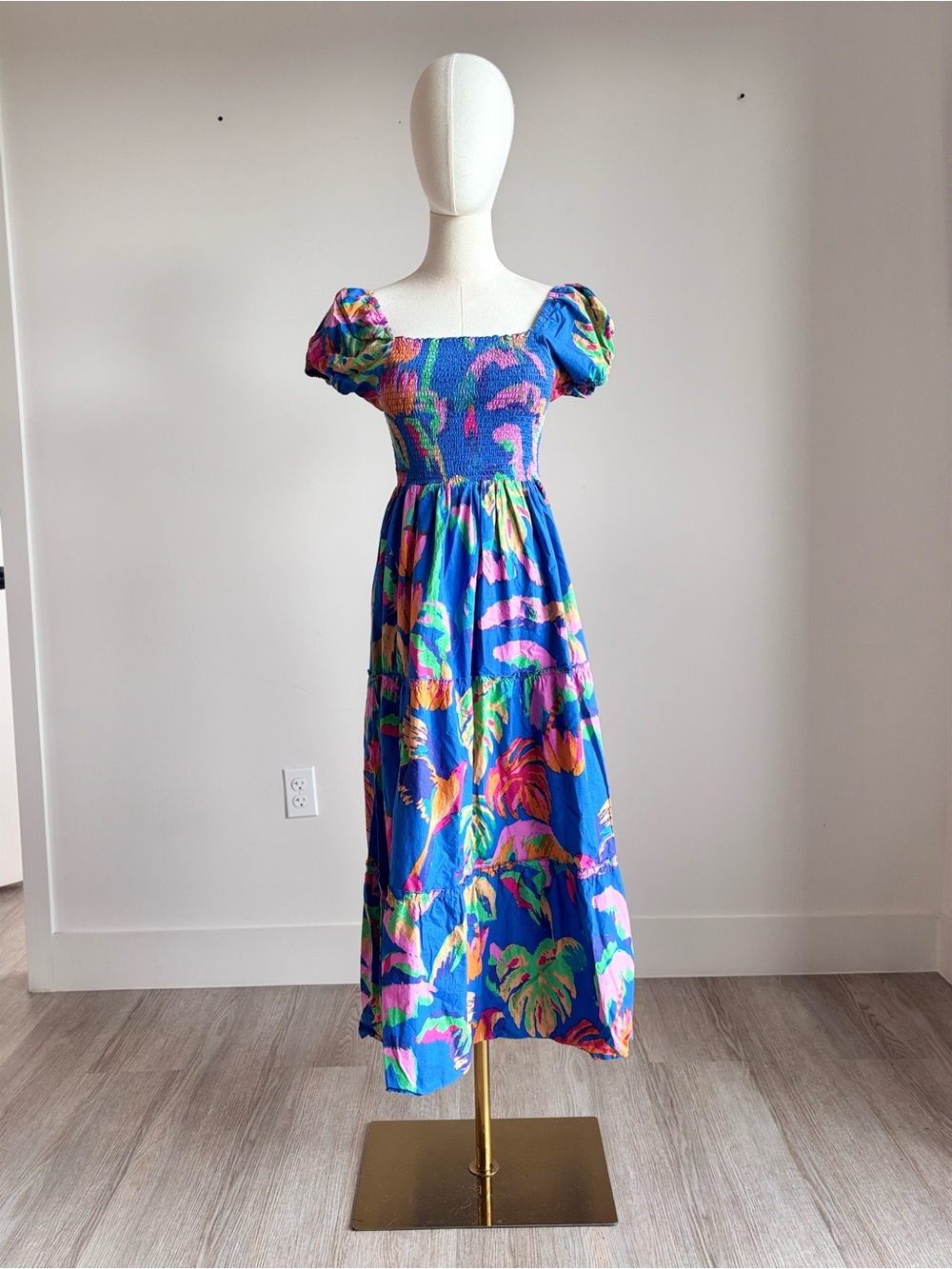 icee blue tropical print smocked tiered maxi dress size small